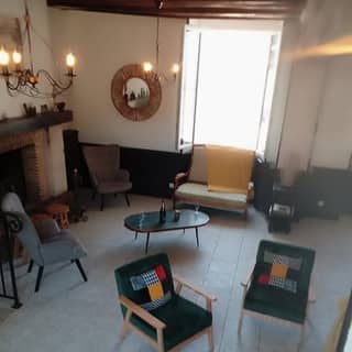 Espace salon cheminee gite de groupe 50 personne rayon de sologne